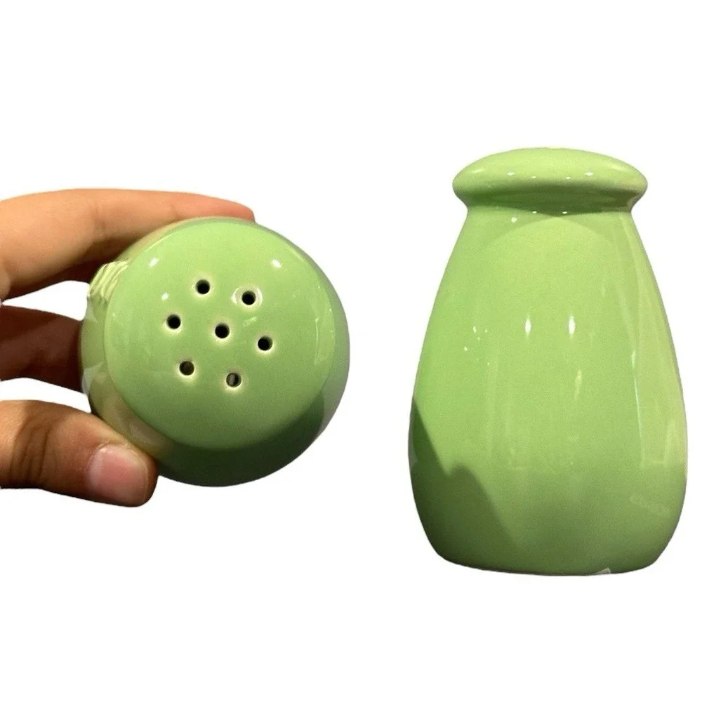 New Disney Mickey Mouse Green Salt Pepper Shakers M.Mouse Dinnerware Collection‎